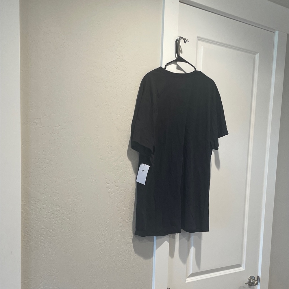 Nike Men's Black Tee with White Logo - Picture 5 of 5